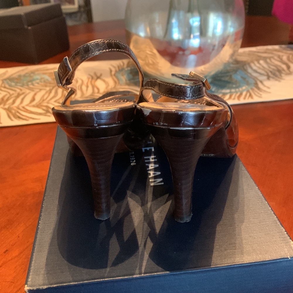 Beautiful Cole Haan Bronze Peep Toe Sandals - Picture 2 of 4